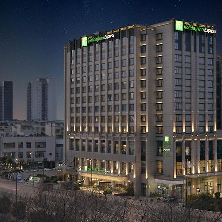 Holiday Inn Express Chengdu Huanhuaxi By Ihg-Near Jinsha Site Musem,Near Wuhou Temple Museum,Welcome Drinks,Free Gym,Free Self-Service Laundry Exterior photo