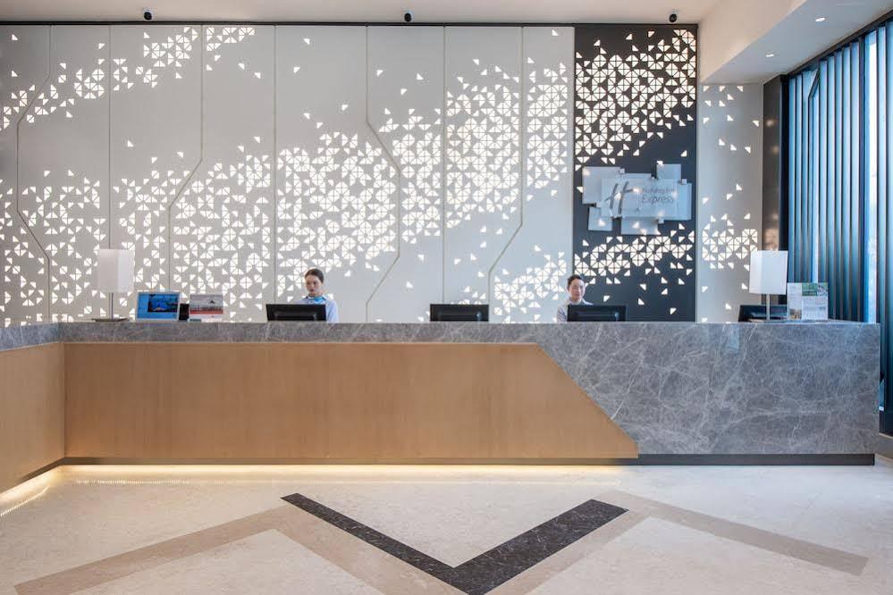 Holiday Inn Express Chengdu Huanhuaxi By Ihg-Near Jinsha Site Musem,Near Wuhou Temple Museum,Welcome Drinks,Free Gym,Free Self-Service Laundry Exterior photo