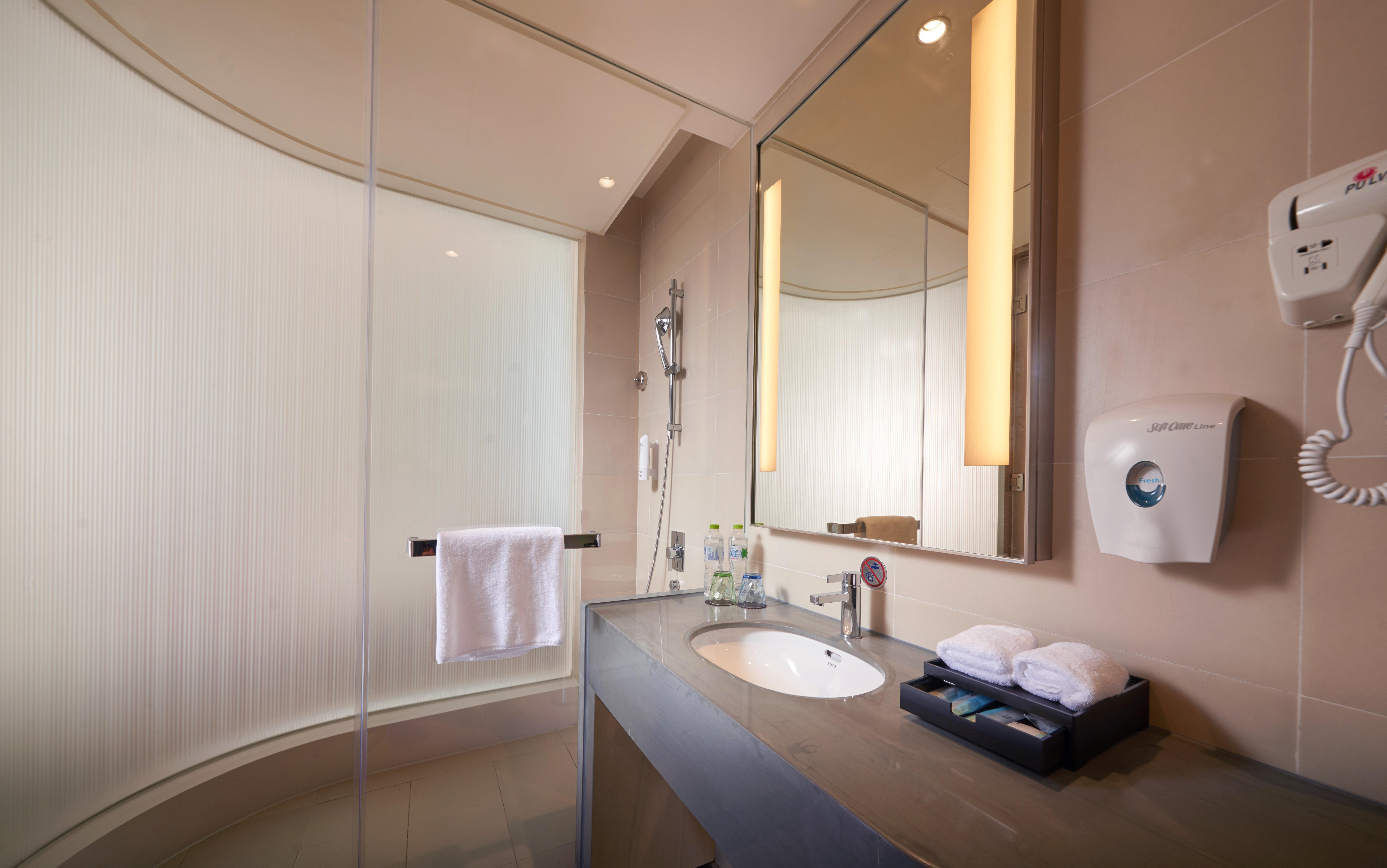 Holiday Inn Express Chengdu Huanhuaxi By Ihg-Near Jinsha Site Musem,Near Wuhou Temple Museum,Welcome Drinks,Free Gym,Free Self-Service Laundry Exterior photo