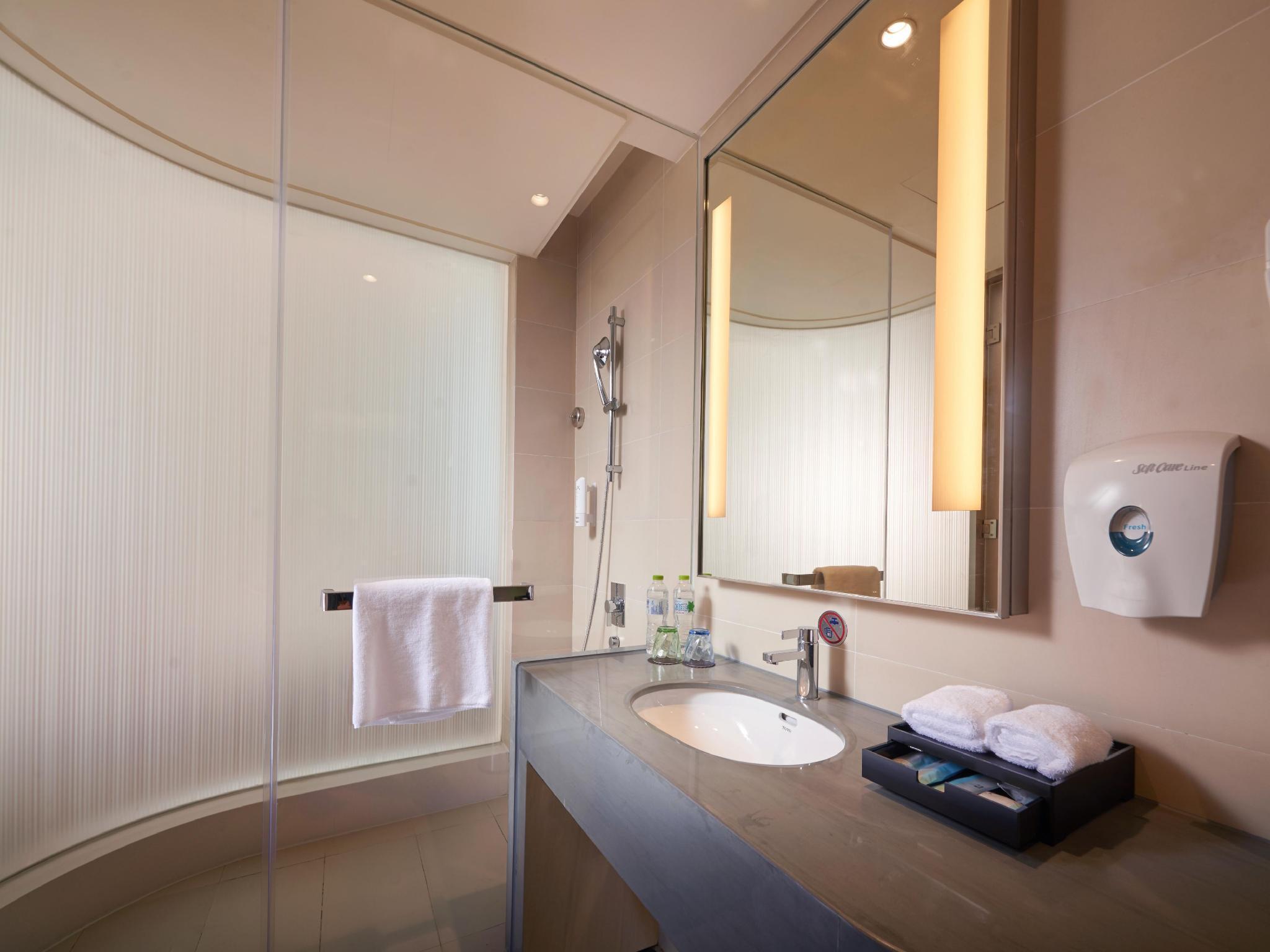 Holiday Inn Express Chengdu Huanhuaxi By Ihg-Near Jinsha Site Musem,Near Wuhou Temple Museum,Welcome Drinks,Free Gym,Free Self-Service Laundry Exterior photo