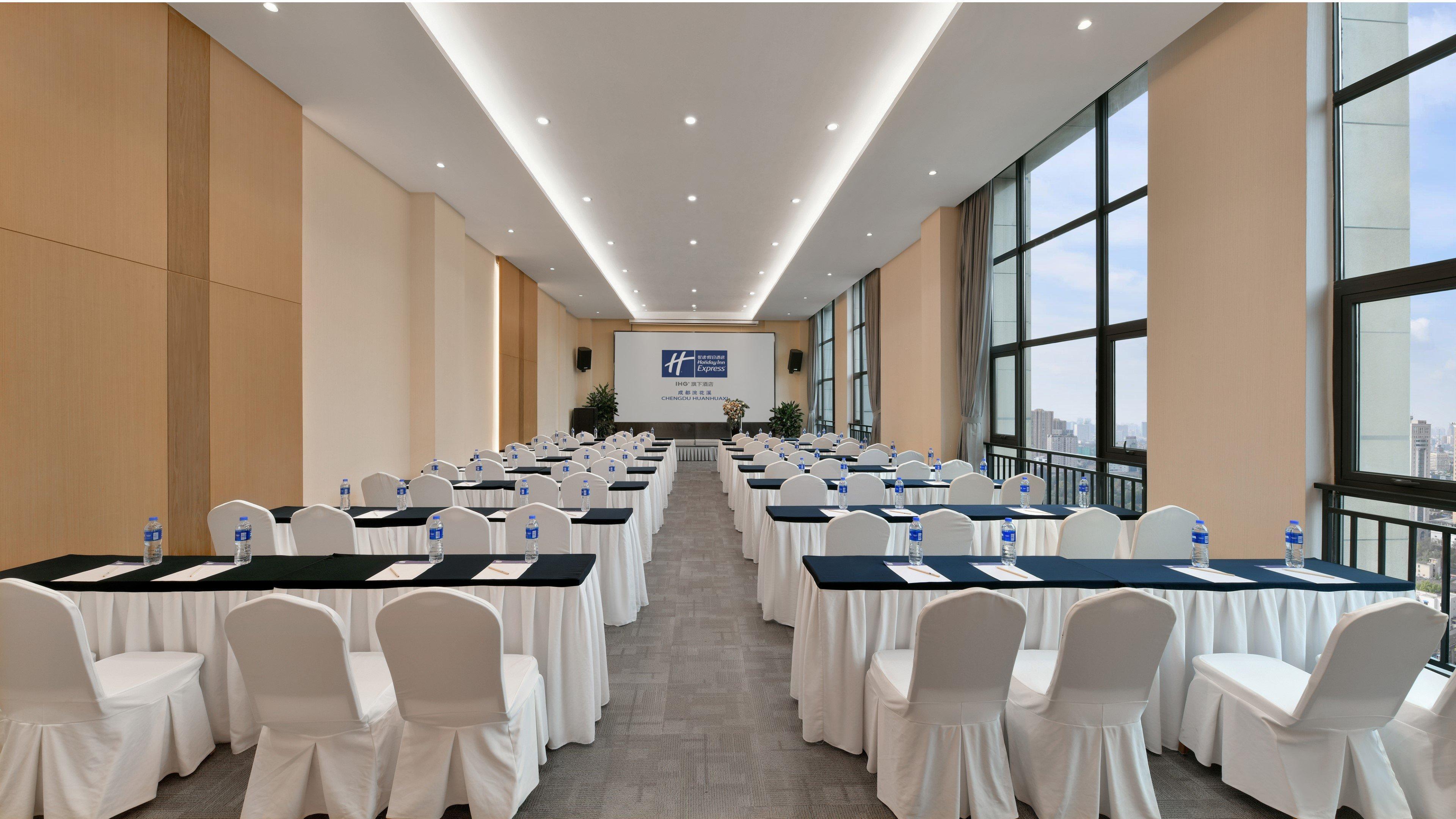 Holiday Inn Express Chengdu Huanhuaxi By Ihg-Near Jinsha Site Musem,Near Wuhou Temple Museum,Welcome Drinks,Free Gym,Free Self-Service Laundry Exterior photo