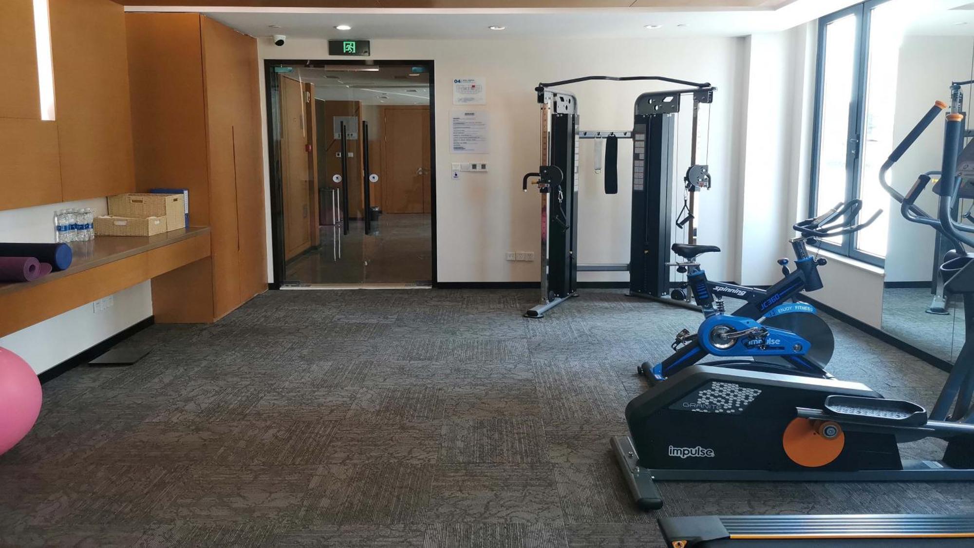 Holiday Inn Express Chengdu Huanhuaxi By Ihg-Near Jinsha Site Musem,Near Wuhou Temple Museum,Welcome Drinks,Free Gym,Free Self-Service Laundry Exterior photo