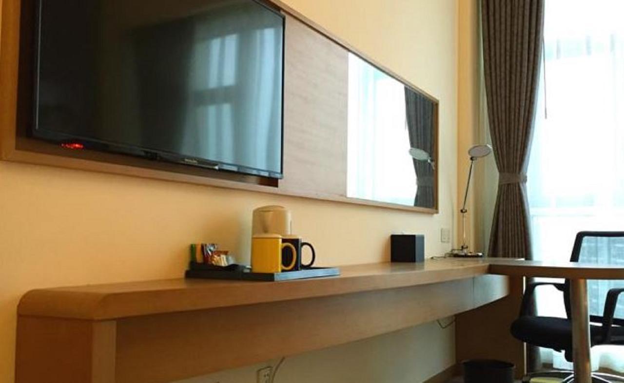 Holiday Inn Express Chengdu Huanhuaxi By Ihg-Near Jinsha Site Musem,Near Wuhou Temple Museum,Welcome Drinks,Free Gym,Free Self-Service Laundry Exterior photo