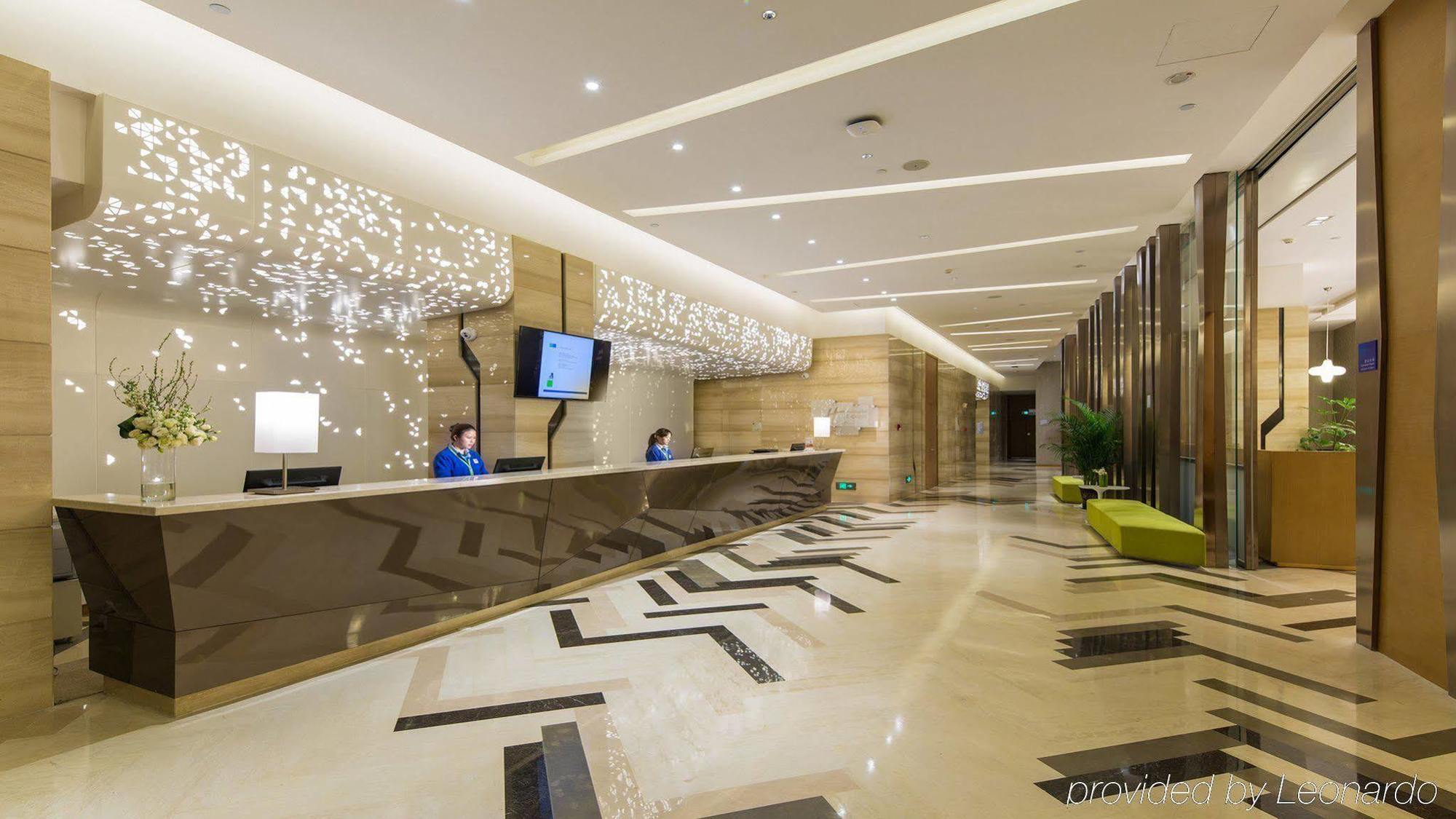 Holiday Inn Express Chengdu Huanhuaxi By Ihg-Near Jinsha Site Musem,Near Wuhou Temple Museum,Welcome Drinks,Free Gym,Free Self-Service Laundry Exterior photo