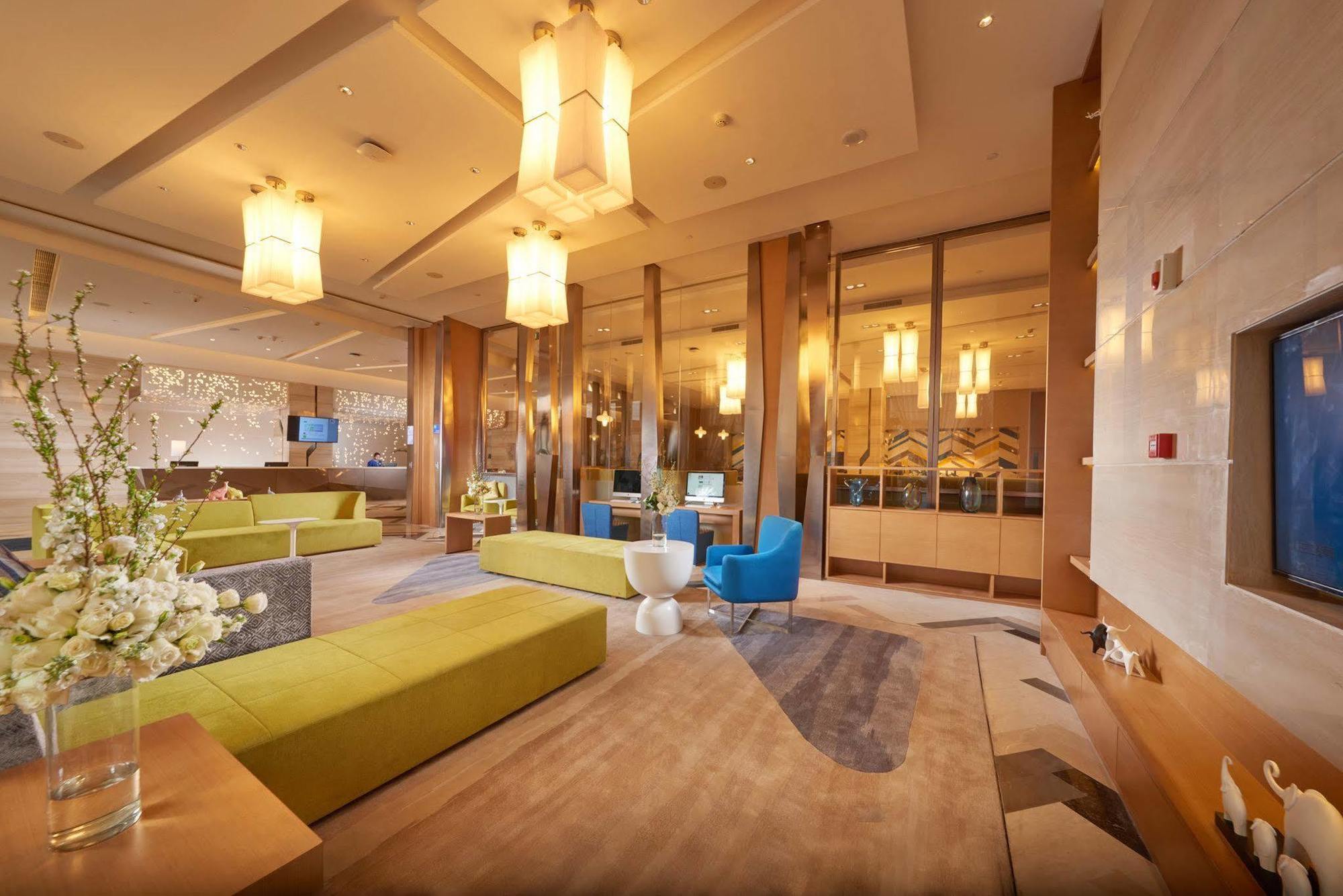 Holiday Inn Express Chengdu Huanhuaxi By Ihg-Near Jinsha Site Musem,Near Wuhou Temple Museum,Welcome Drinks,Free Gym,Free Self-Service Laundry Exterior photo