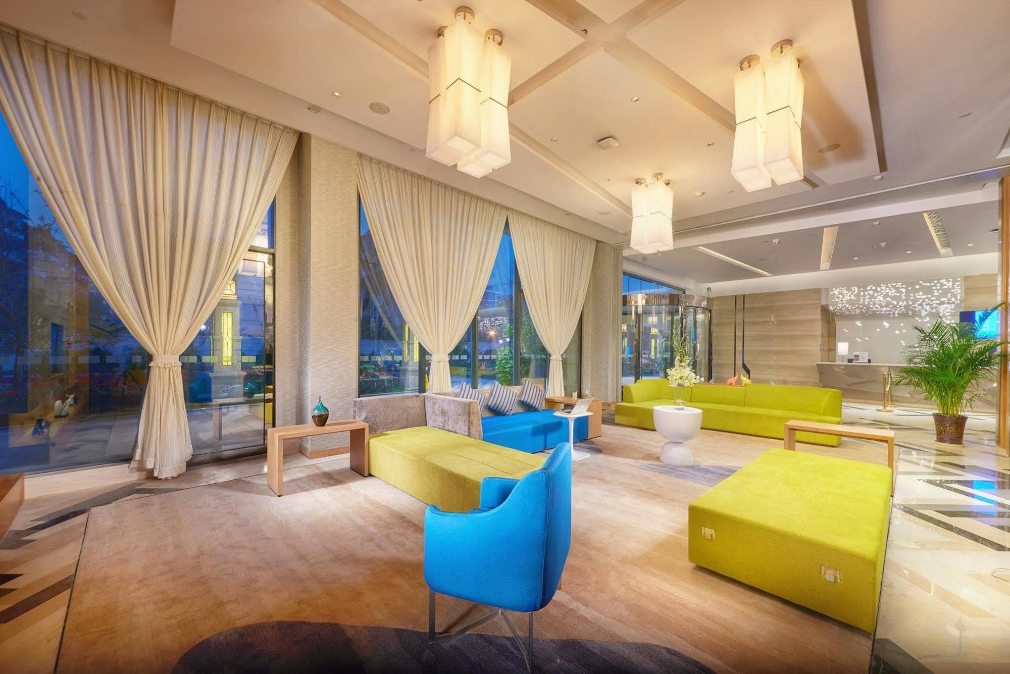 Holiday Inn Express Chengdu Huanhuaxi By Ihg-Near Jinsha Site Musem,Near Wuhou Temple Museum,Welcome Drinks,Free Gym,Free Self-Service Laundry Exterior photo