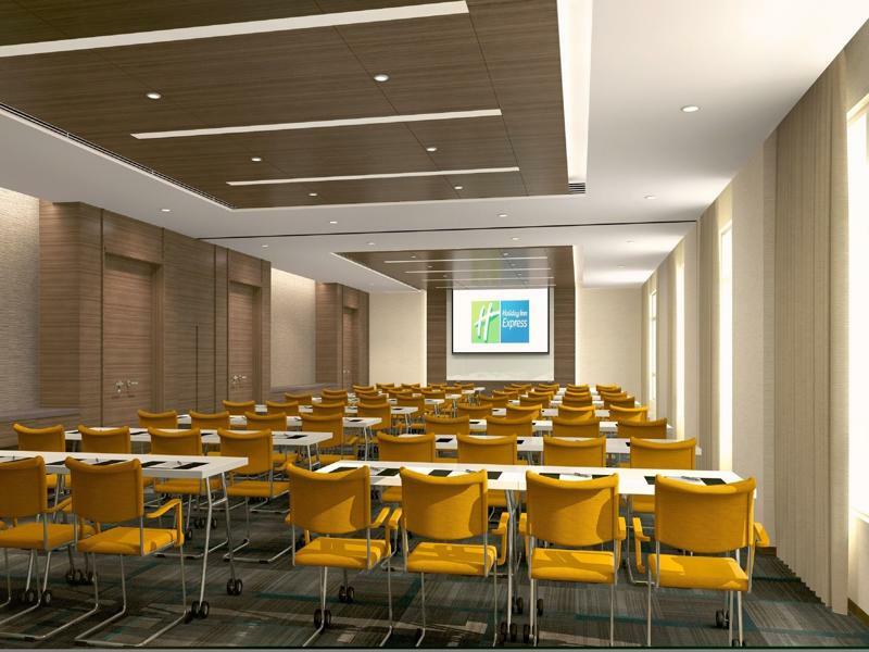 Holiday Inn Express Chengdu Huanhuaxi By Ihg-Near Jinsha Site Musem,Near Wuhou Temple Museum,Welcome Drinks,Free Gym,Free Self-Service Laundry Exterior photo